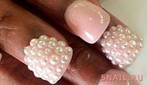 You can admire such delicate bubble nails - an image for gentle natures