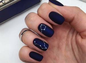 Dark blue manicure
