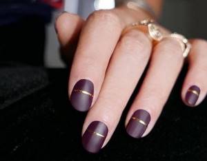 Dark manicure with design