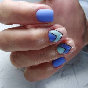 Three-color manicure with triangles on a short square nail shape