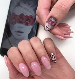 Manicure trend 2022-2023: eye see you nail art in the best ideas in the photo