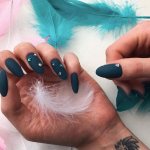 Manicure trend 2022-2023 – almond-shaped nails: design, trends, ideas