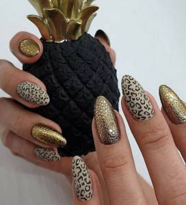 Manicure trends for prom 2022: beautiful new items and top designs