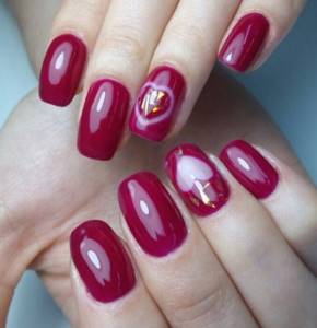 Trendy glossy nail design with gel polish 2022 photo