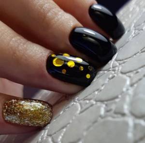 Trendy glossy nail design with gel polish 2022 photo