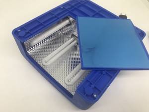 UV lamp with removable bottom