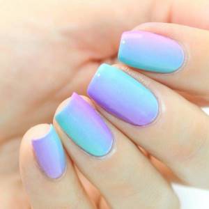 Vertical ombre on nails - photo