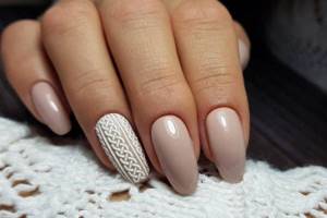 Knitted manicure for New Year 2021