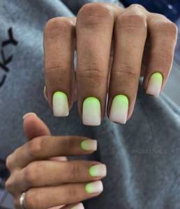 Bright design for short nails