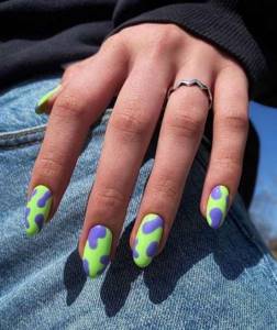 Bright manicure photo