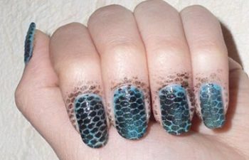 Snake manicure using mesh