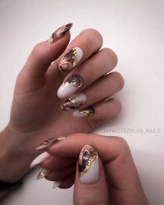 Golden manicure 2022-2023 – incomparable “golden” nail designs with photo examples